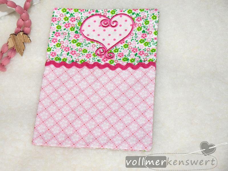 Mutterpasshülle bestickt mit Herz-Applikation -sofort lieferbar-